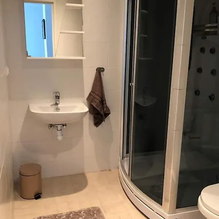 Modern One Bedroom Flat With Sunset Views, Self Check-in شقة