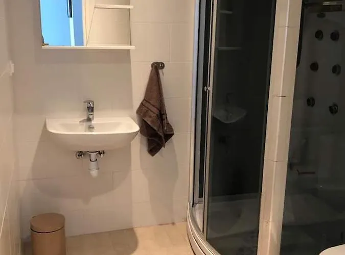 Modern One Bedroom Flat With Sunset Views, Self Check-in Appartement